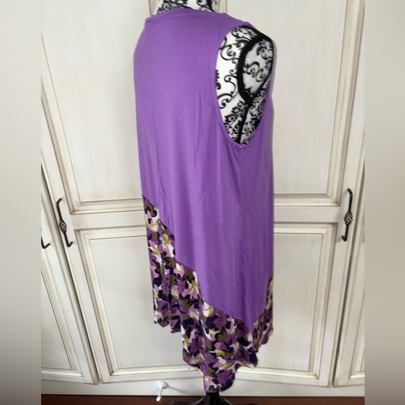 LOGO Layers Size Large Purple Tank Top with Diagonal Floral Design - Picture 11 of 13